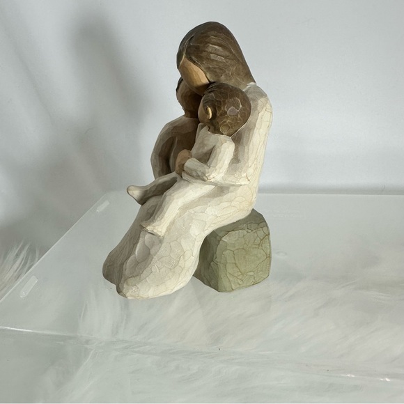 Willow Tree “Quietly” Figurine - Picture 3 of 7